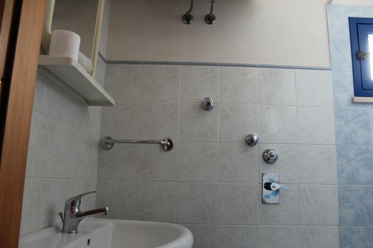 Cala Dogana Guest House Леванцо Екстериор снимка